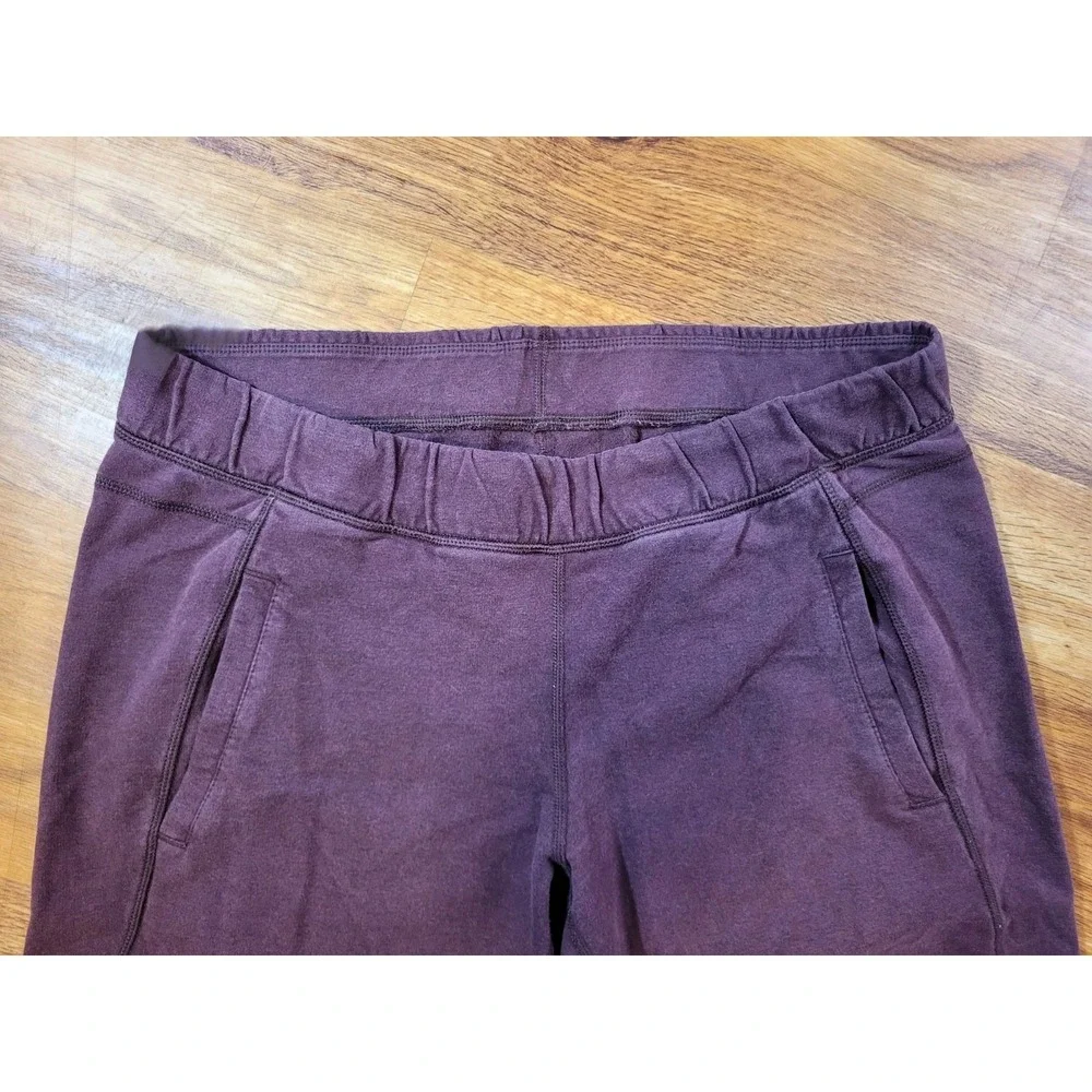 Lululemon Womans Size 10 Maroon Jogger Sweatpants